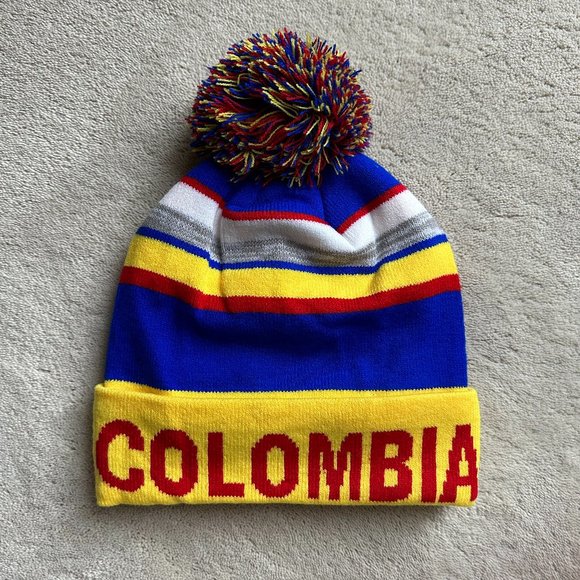 UNISEX One Size Fits All 'COLOMBIA' Slouchy KNITTED Beanie HAT - Picture 1 of 3
